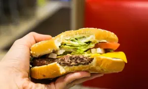 Burger King czy McDonald's - Który fast food naprawdę wygrywa?