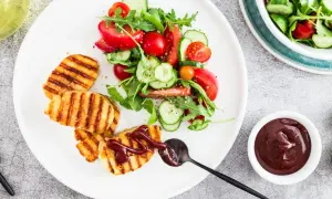Jak zrobić ser halloumi na grillu, aby zaskoczyć swoich gości