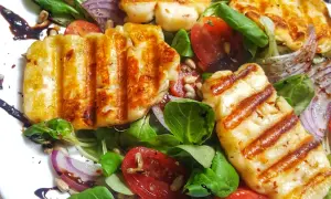 Czy ser halloumi jest zdrowy? Odkryj prawdę o jego wartościach odżywczych
