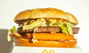 Jak zrobić burger drwala w domu - prosty przepis, który zachwyci