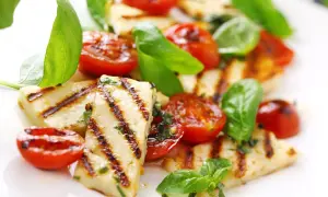 Halloumi z czym łączyć? Najlepsze pomysły na pyszne dania