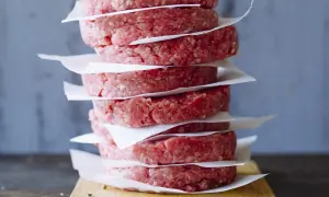 Jak przyprawić mięso na hamburgery, aby zachwycić smakiem