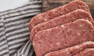 Gdzie kupić peklowaną wołowinę? Sprawdź najlepsze miejsca i oferty
