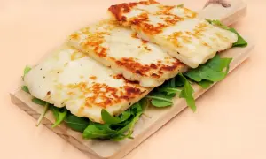 Czy w ciąży można jeść ser halloumi? Bezpieczne wybory żywieniowe