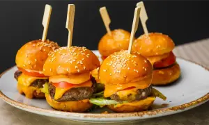 Gdzie kupić bułki do mini burgerów - najlepsze miejsca i porady