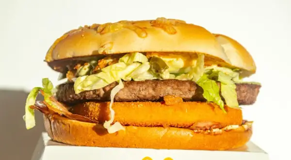 Jak zrobić burger drwala w domu - prosty przepis, który zachwyci