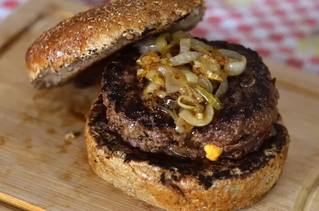Zdjęcie Jak przyprawić mięso na hamburgery, aby zachwycić smakiem