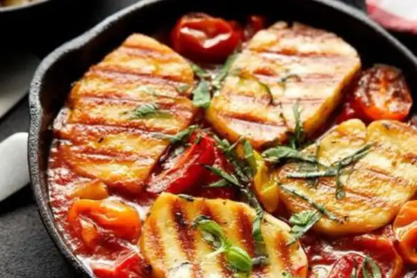 Jak smakuje ser halloumi? Odkryj jego wyjątkowy smak i teksturę