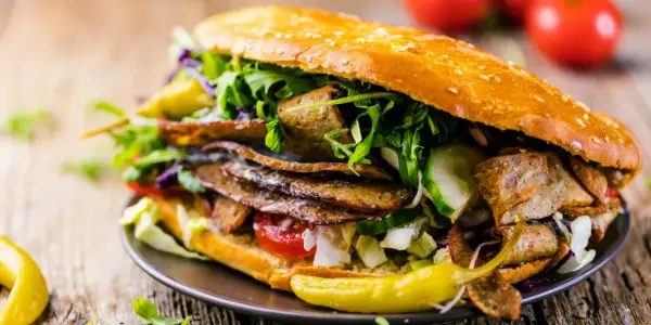 Ile kalorii ma kebab z wołowiny? Zaskakujące fakty o kaloriach