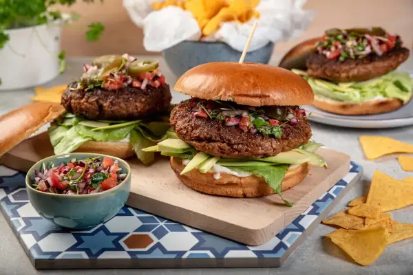 Jakie warzywa do burgera? Odkryj najlepsze dodatki dla smaku