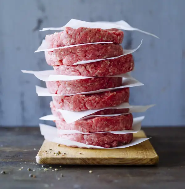 Jak przyprawić mięso na hamburgery, aby zachwycić smakiem